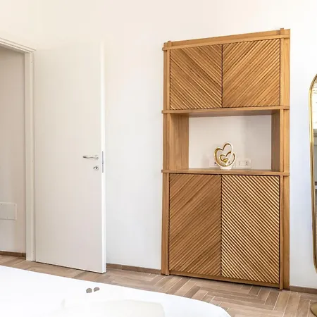 Italian Experience-suite Sinfonia Oro Apartment *